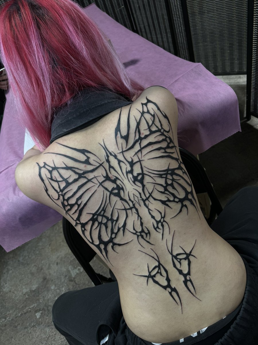lblairtattoos's tweet photo. First tattoo made at Black Rabbit Tattoo 💗 https://t.co/sefKuAXztU