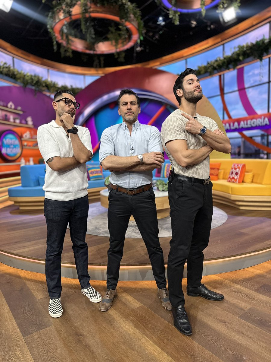 VengaLaAlegria's tweet image. Mujeres y hombres lo dieron todo en el #RetoViral. ¡Vota por tu equipo favorito a través de la App TV Azteca En Vivo! 📲🫶🏻💃🏻🕺🏻 #VLA