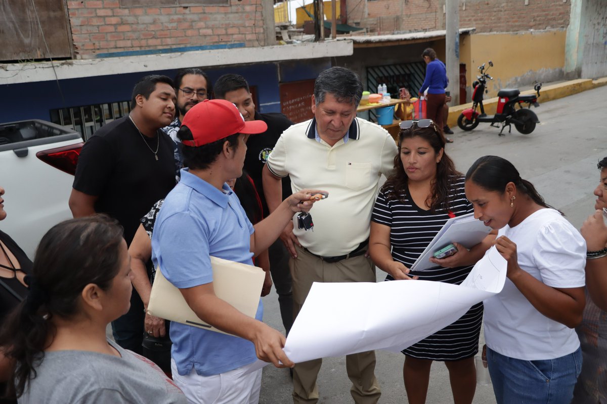 MunicChancay's tweet photo. NUEVAS VEREDAS Y RAMPAS MEJORAN LA CALIDAD DE VIDA EN EL C.P. TRINIDAD II 🏗️♿
El alcalde de Chancay, Juan Alvarez Andrade , quien estuvo acompañado de sus regidores municipales, funcionarios, autoridades locales y pobladores de la zona , inauguró la obra de Mejoramiento. https://t.co/41OfrbDUoJ