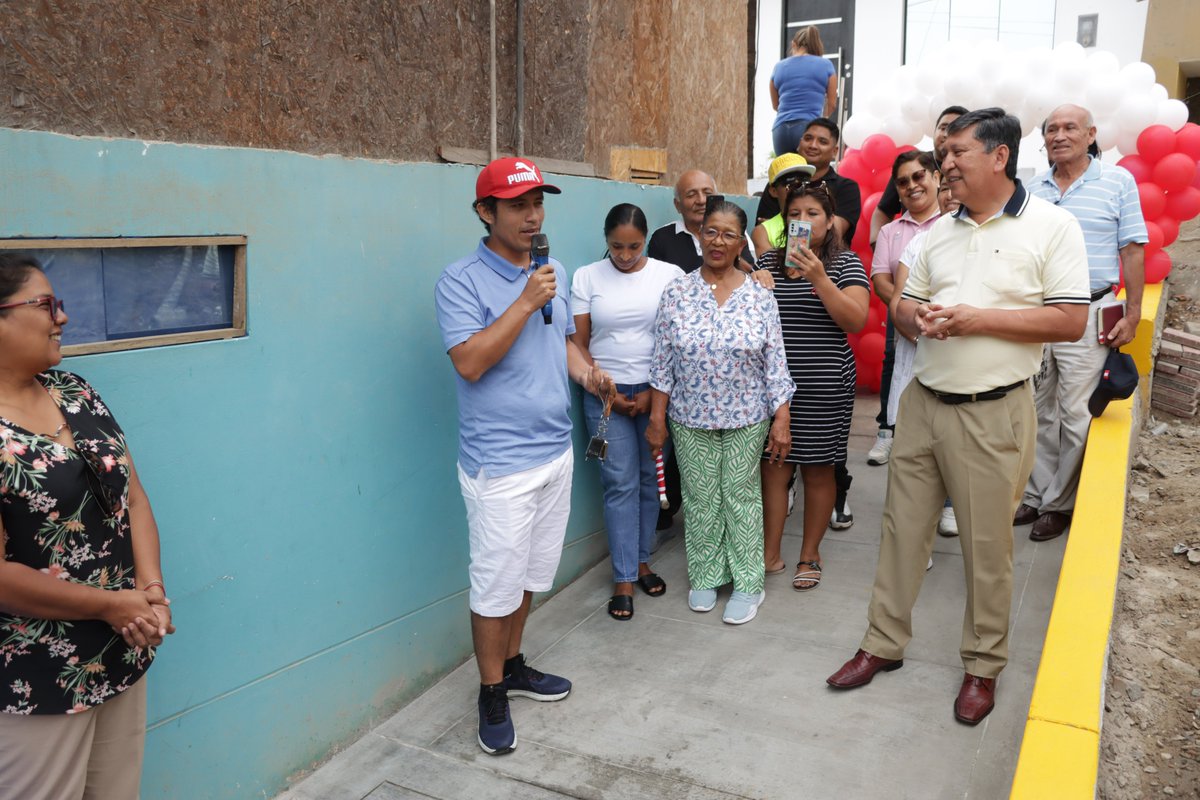 MunicChancay's tweet photo. NUEVAS VEREDAS Y RAMPAS MEJORAN LA CALIDAD DE VIDA EN EL C.P. TRINIDAD II 🏗️♿
El alcalde de Chancay, Juan Alvarez Andrade , quien estuvo acompañado de sus regidores municipales, funcionarios, autoridades locales y pobladores de la zona , inauguró la obra de Mejoramiento. https://t.co/41OfrbDUoJ