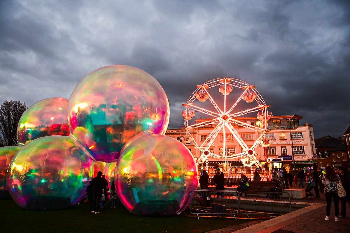 Leicester_News's tweet photo. More than 150 people joined in #LightUpLeicester's  illuminated bike ride last night.🚲🚲🚲
Leicester Wheels For All ensured people of all ages &amp; abilities could join in - for some it was the first time on wheels. Thanks to Cyclone Works and Graffwerks for blinging up the bikes! https://t.co/icoCS2ytog