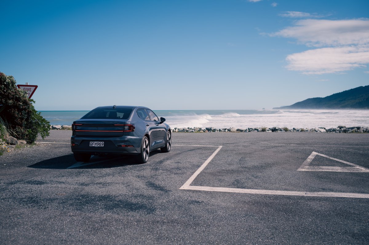 PolestarCars's tweet photo. What's the most epic road you’ve driven? 

We just drove the #Polestar2 across New Zealand's South Island in a single charge.

#PolestarCars https://t.co/tbIMqzNNlK