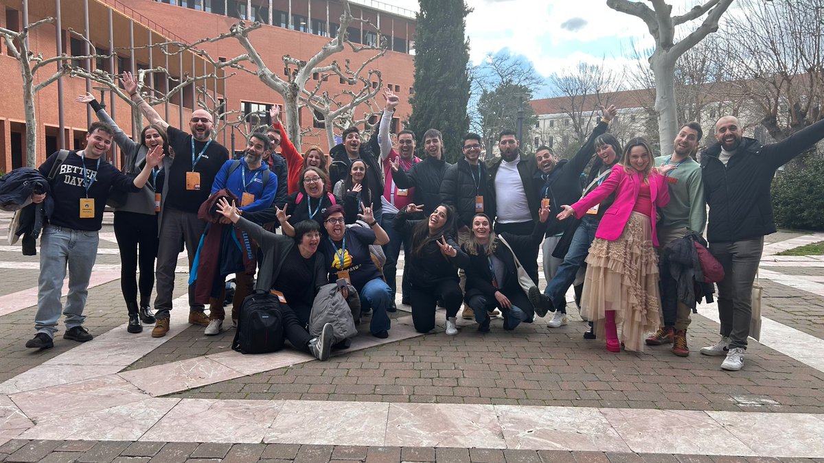 reiaguilera's tweet image. Fotos en el #t3chfest10 , un puñado de personas que mueven la comunidades @T3chFest, etiqueta a quién conozcas!