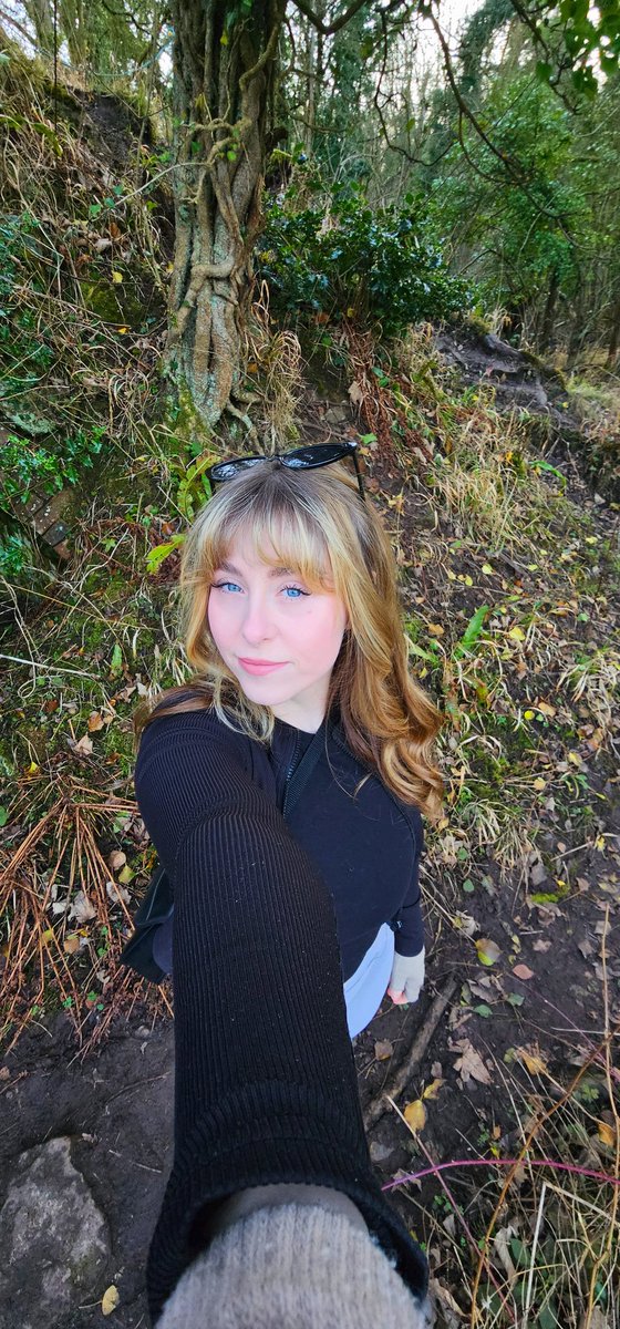 🌸laura tweet media