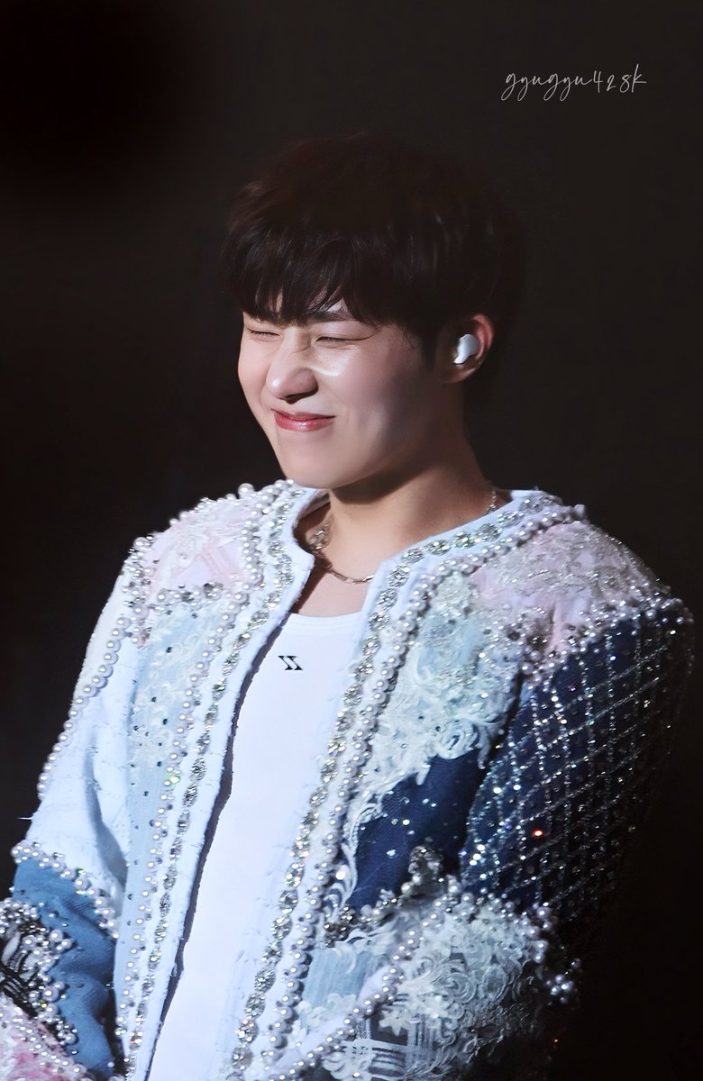 보고 싶어요 성규오빠

𝐿𝑖𝑚𝑖𝑡𝑒𝑑 𝑒𝑑𝑖𝑡𝑖𝑜𝑛 𝑖𝑛 𝐻𝑜𝑛𝑔 𝐾𝑜𝑛𝑔 🇭🇰
𝟷/𝟹/𝟸𝟶𝟸𝟻