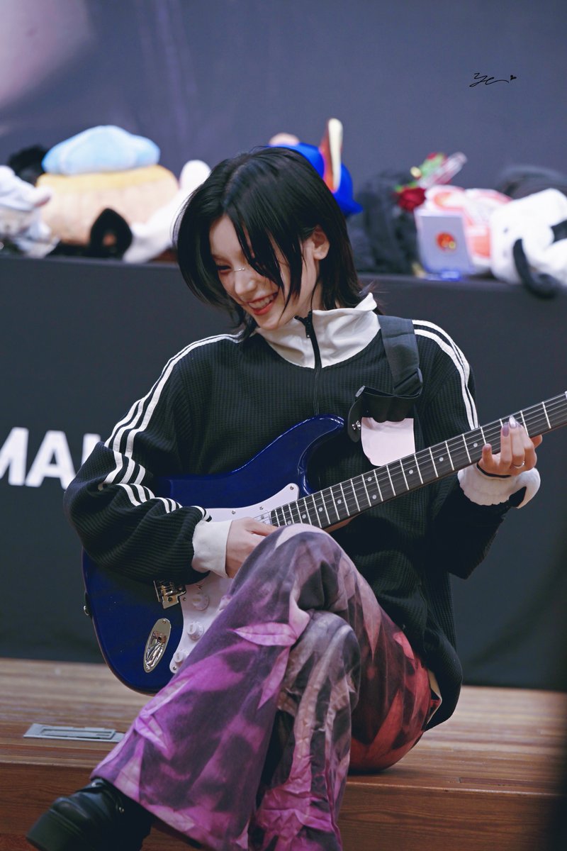 YEni_404's tweet photo. 250314
🎸
#yeji #itzy #있지 #예지 #YEJI_AIR https://t.co/Rk240aQ23Z