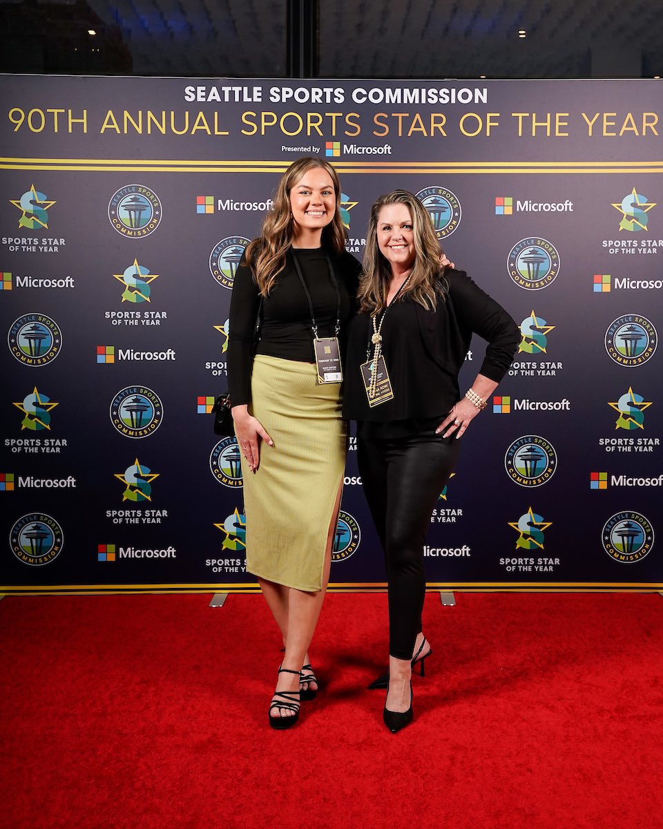 MTRWESTERN's tweet photo. Honored to join the Seattle Sports Commission last weekend in presenting Seattle Kraken coach Jessica Campbell with the Sports Story of the Year award.

See Story:  https://t.co/zdsKXmwb5C https://t.co/ihLyGsoYje