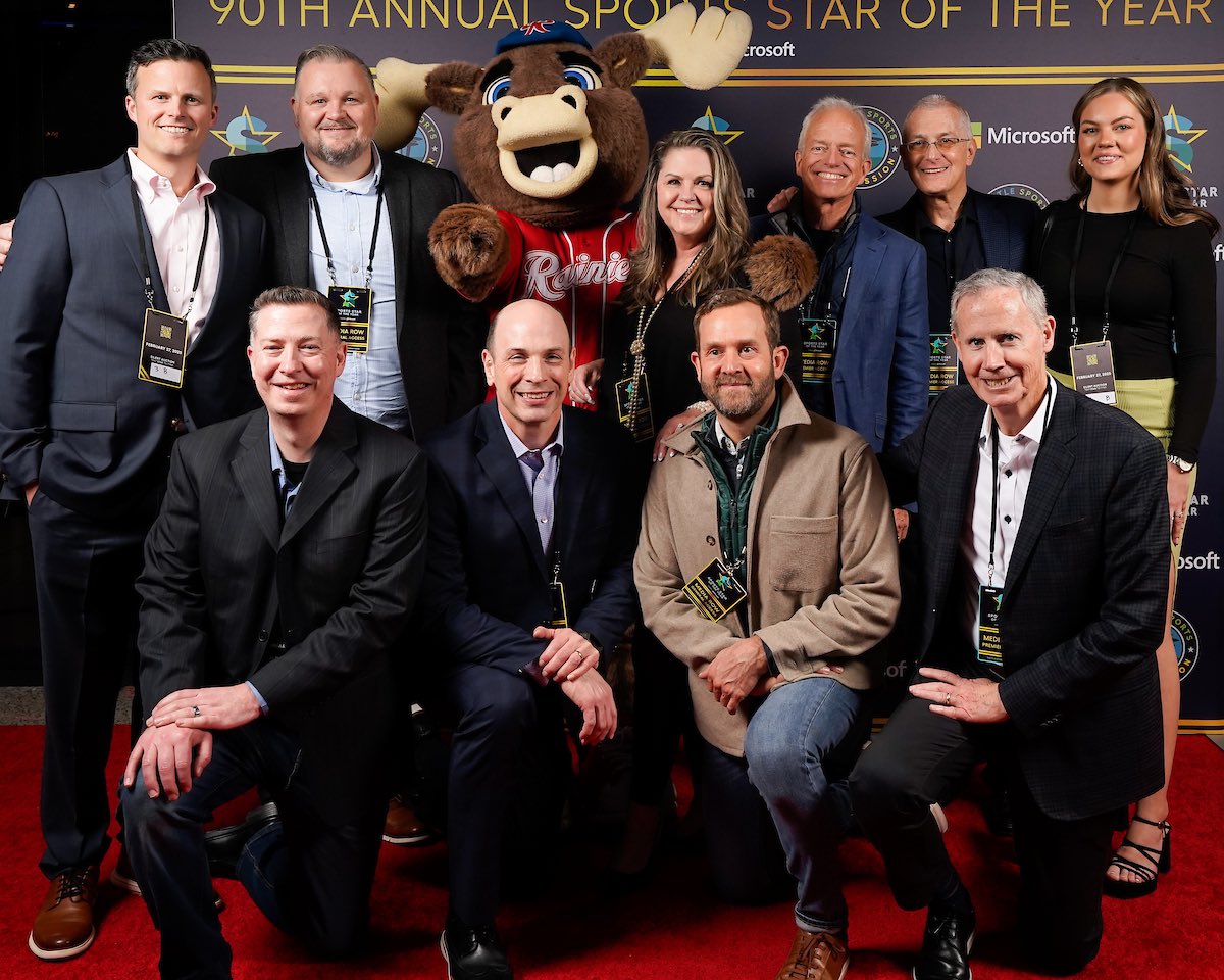 Honored to join the Seattle Sports Commission last weekend in presenting Seattle Kraken coach Jessica Campbell with the Sports Story of the Year award.

See Story:  seattlesports.org/award-nominati…