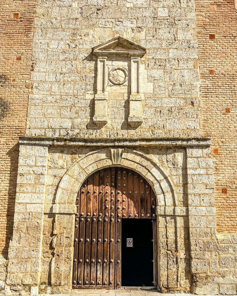 TurismoToro's tweet photo. 🏛️ Iglesia del Santo Sepulcro en Toro: Historia, Arte y Espiritualidad 🏛️

📍 Toro, Zamora
📸 Comparte tu experiencia con #TurismoToro

#Toro #IglesiaSantoSepulcro #ArteSacro #Patrimonio #turismocultural https://t.co/iXI6h1uZnK