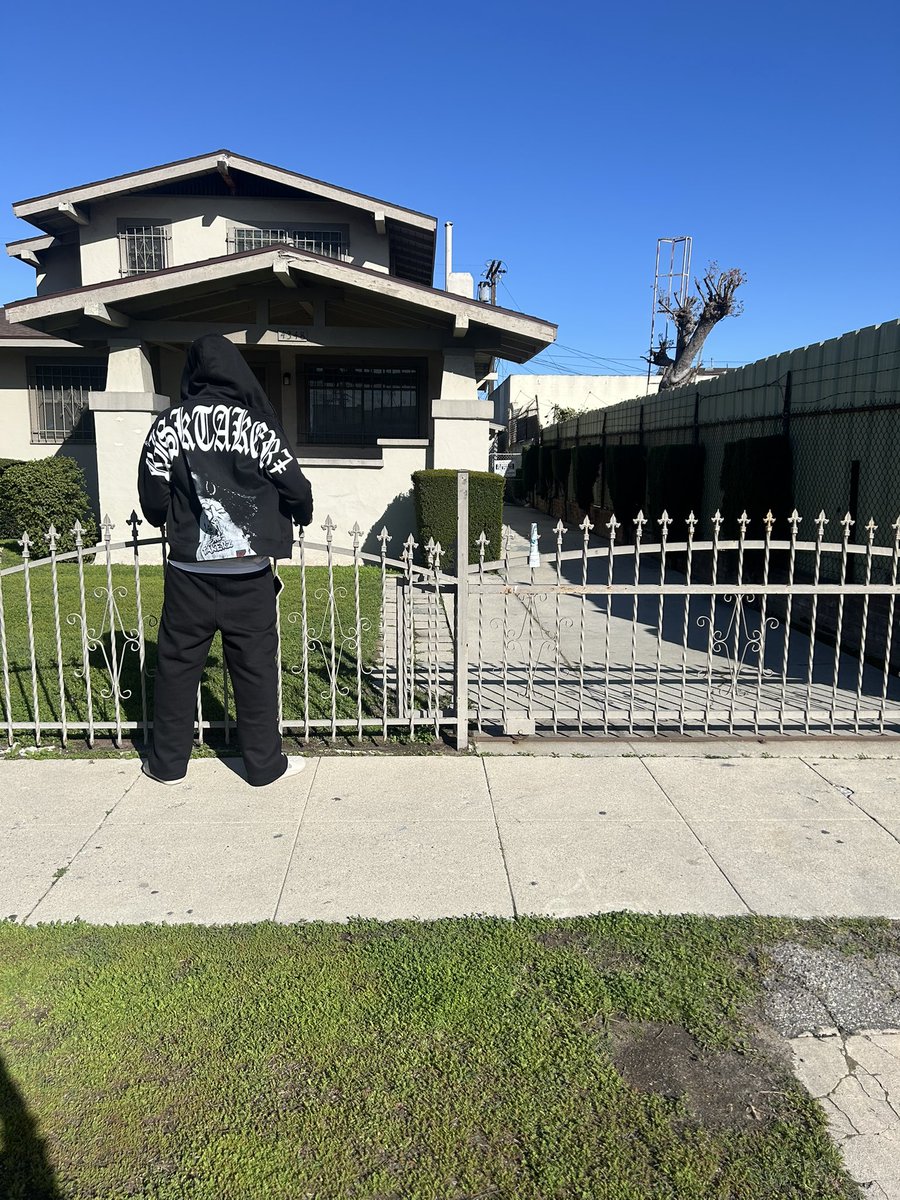 _tinygun_'s tweet image. I AINT PLAYING IN NOBODY FACE , THIS SHIT SERIOUS. #LL40 🍀🕊️