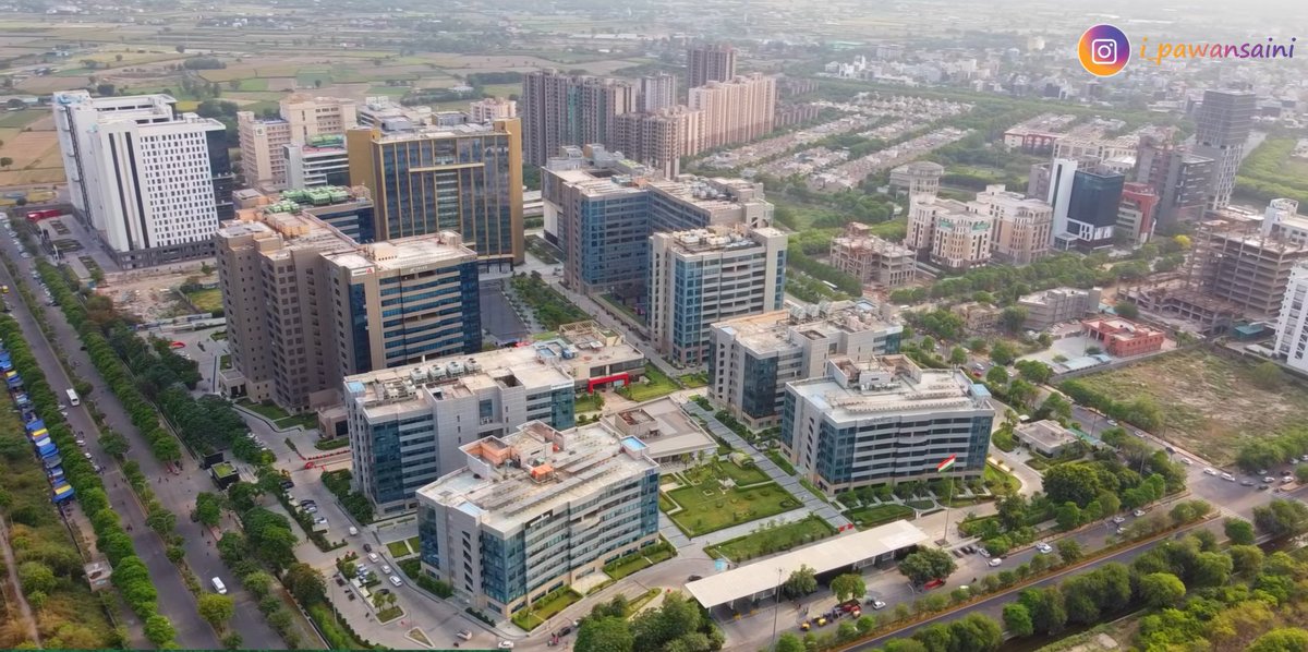 Candor Techspace (Brookefield) Sector 135

4.6 million sq ft office space on 29 acres land parcel, initially developed by Unitech in 2008, now occupied by major MNCs

It will be a real challenge for currently posted Noida Greater Noida authority planners and CEOs to get at least