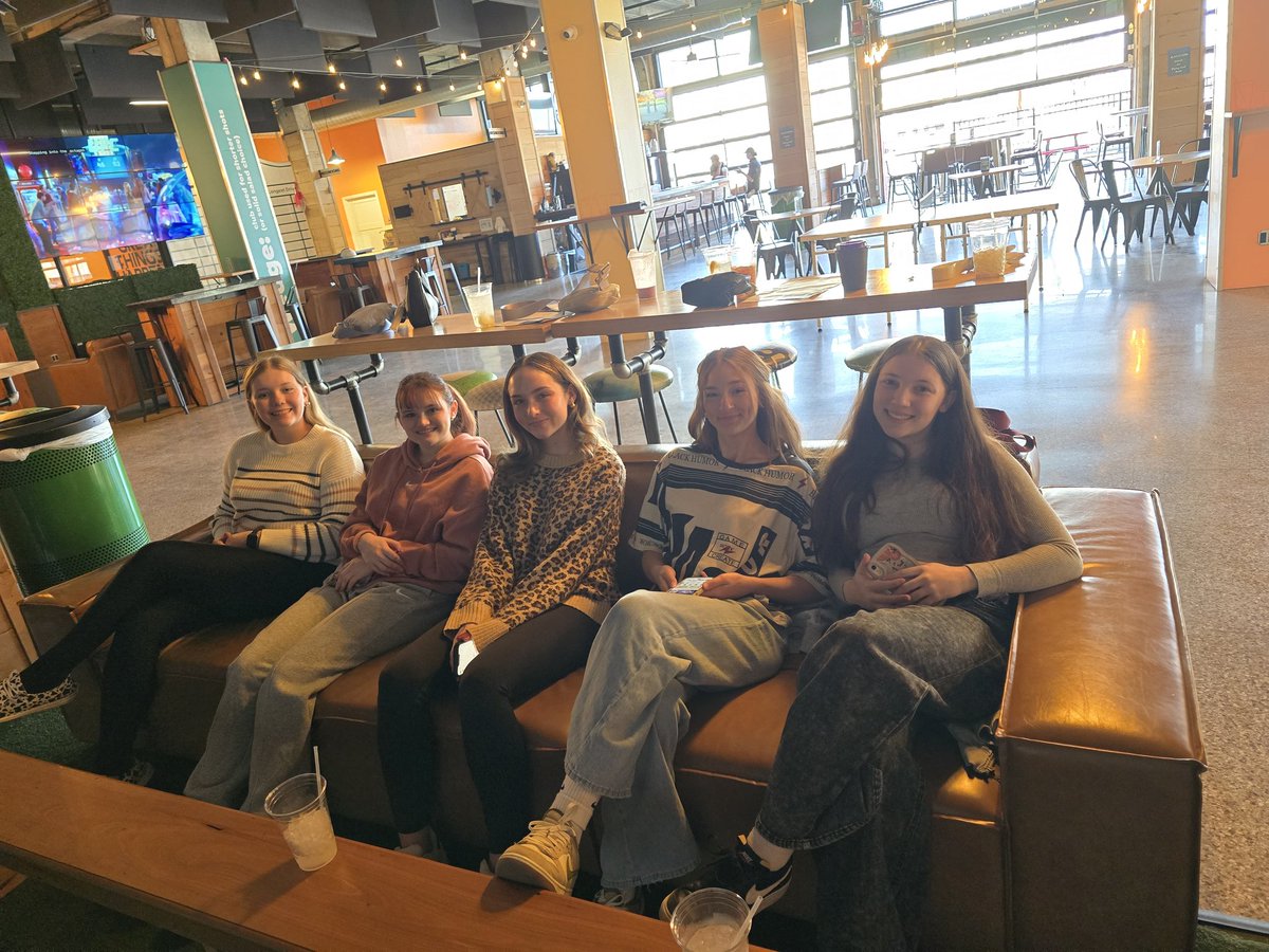 tlgill8's tweet image. Fun day already for FBLA State Leadership Conference! We started the day with coffee at Haul'n  Oats and breakfast at Cafe at the Crossing. Golf at the Clubhouse. Conference and testing begins at 2:00! Go Warriors! ##wdpride #lovehavingfun
