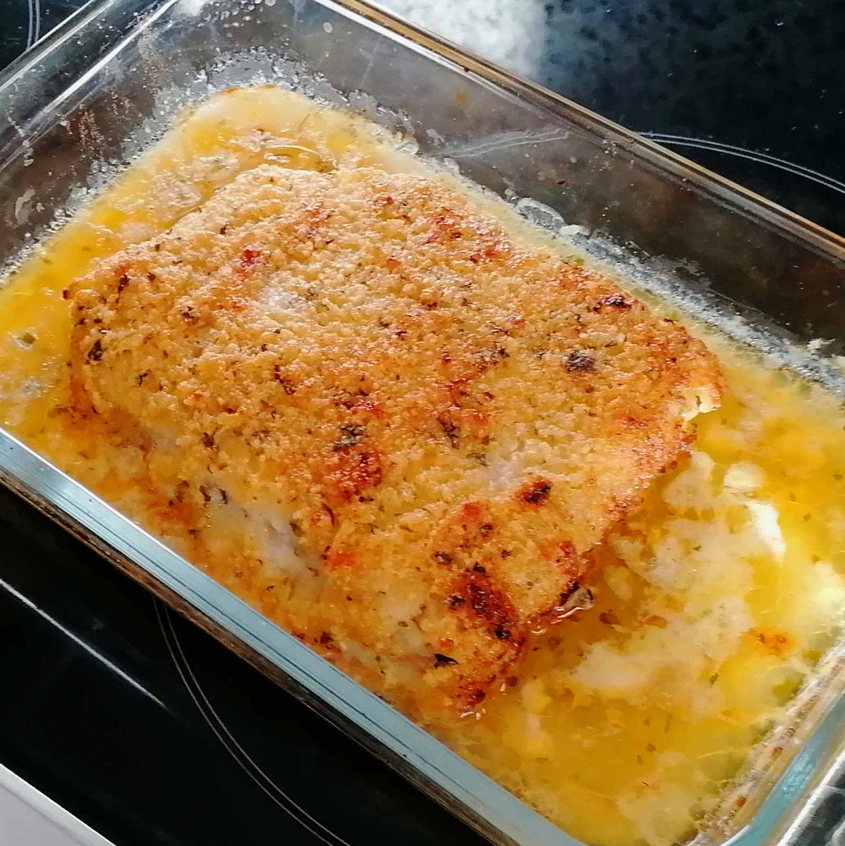 MikeKocht's tweet photo. Habe heute für mich alleine ein schönes Stück Dorsch mit einer Kräuterkruste gratiniert.
Macht sich im Rohr fast von selbst und dazu reicht ein schönes Stück frisches Baguette
https://t.co/e6xAIEUTmp https://t.co/0DokmDgoZv