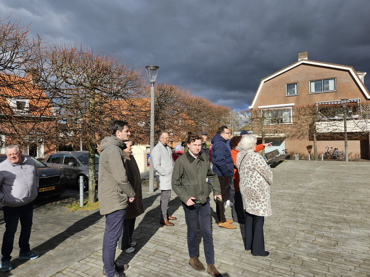 Vandaag een mooie ronde gemaakt langs aantal lokale winkelcentra, met onder meer ondernemers en vertegenwoordigers vanuit de gemeente en raad.

Nuttig te horen wat er leeft onder de winkeliers. Uiteindelijk doel is duurzame versterking van de centra. Belangrijk!