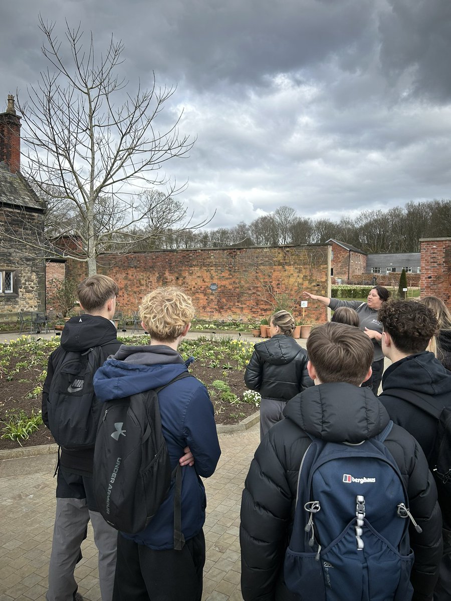 StGabrielsPD's tweet image. Huge thanks to @RHSBridgewater and @CominoNWCC for welcoming our Year 10 students to discovery the variety of careers linked to horticulture. From tree surgeons and water scientists to garden designers and mechanics, they had their eyes opened to some fantastic possibilities!