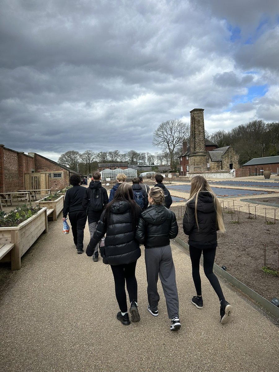 StGabrielsPD's tweet image. Huge thanks to @RHSBridgewater and @CominoNWCC for welcoming our Year 10 students to discovery the variety of careers linked to horticulture. From tree surgeons and water scientists to garden designers and mechanics, they had their eyes opened to some fantastic possibilities!