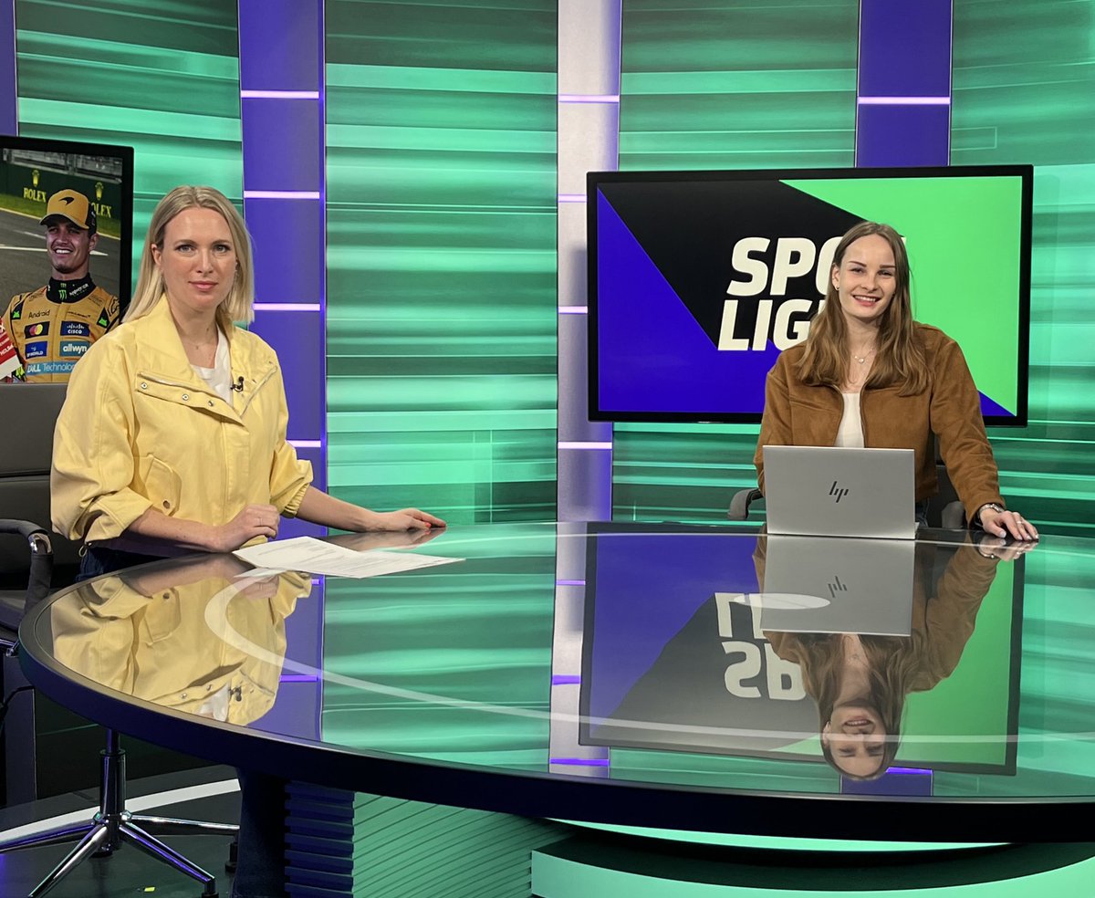 Wir schauen im <a href="/SPORT1/">SPORT1</a> SPOTLIGHT gemeinsam mit Sophia Flörsch und F1-Experte Ralf Bach auf die neue Formel-1-Saison 🔦🏎️ Ich durfte die Meinungen der Social-Community zu den Titel-Favoriten, Hamilton in Rot etc. präsentieren📱Nachzusehen hier ➡️ youtube.com/live/ph3ur8C6g…