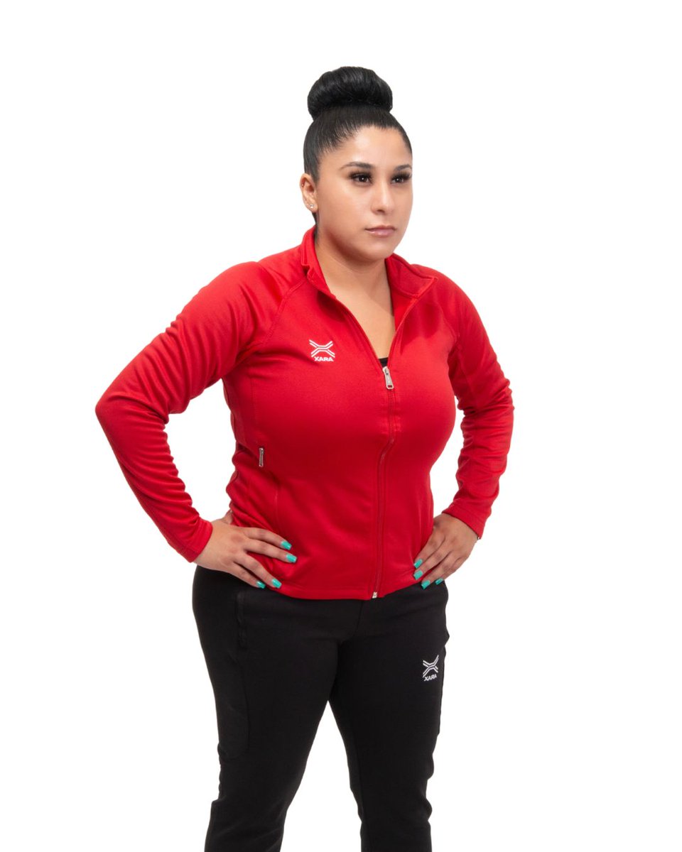 Xara_soccer's tweet image. From the field to the sidelines, Xara keeps you looking sharp. #XaraSoccer #PlayWithStyle