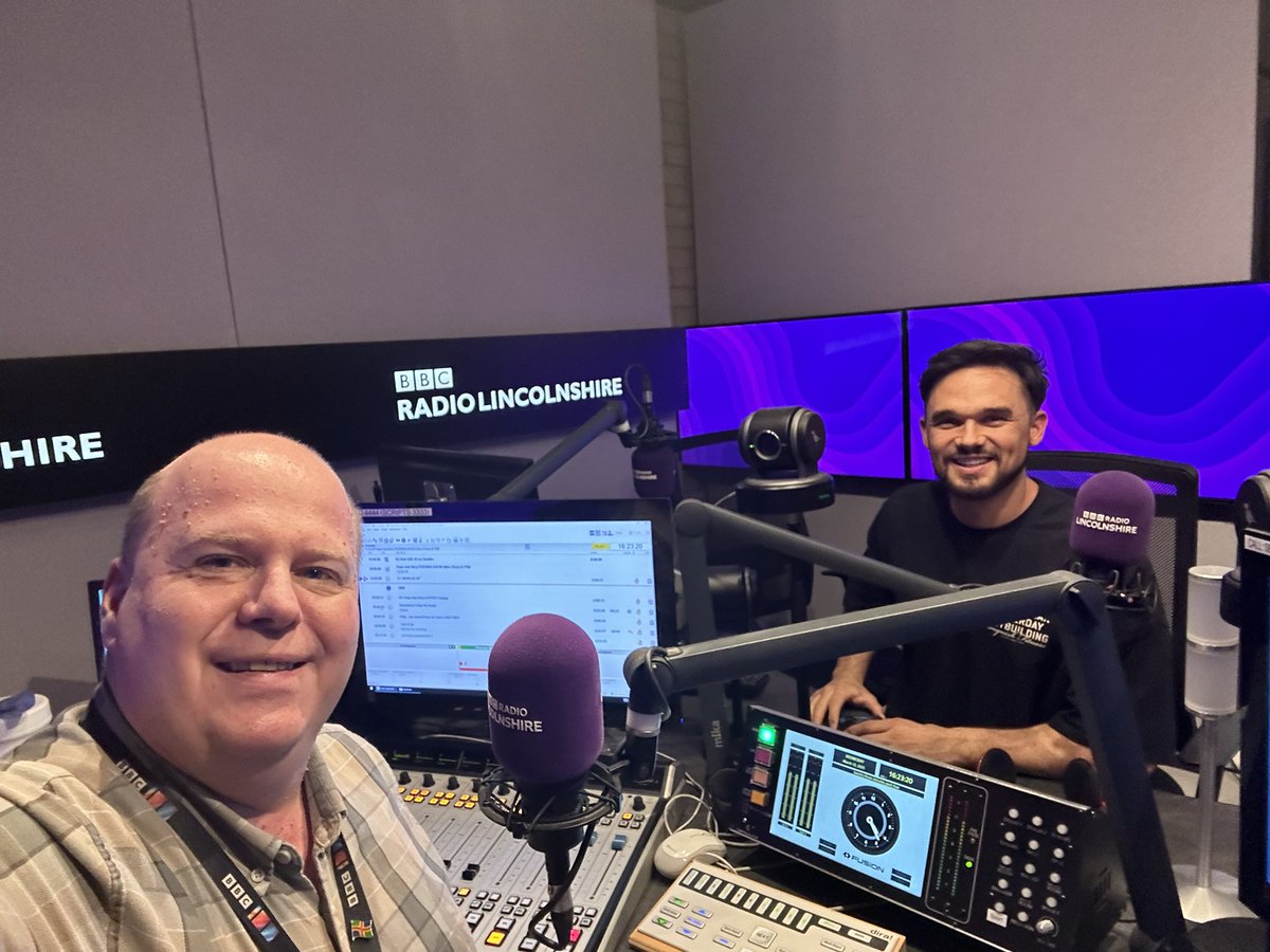 Sean Dunderdale (@seandunderdale) on Twitter photo Hear my chat with Gareth Gates on my show tomorrow <a href="/BBCRadioLincs/">BBC Lincolnshire</a> and <a href="/RadioHumberside/">BBC Humberside</a> from 10am.
Heโs heading for <a href="/GrimsbyAud/">Grimsby Auditorium</a> with his show singing love songs from the movies.
Whatโs your favourite film love song? Hear my chat with Gareth Gates on my show tomorrow <a href="/BBCRadioLincs/">BBC Lincolnshire</a> and <a href="/RadioHumberside/">BBC Humberside</a> from 10am.
Heโs heading for <a href="/GrimsbyAud/">Grimsby Auditorium</a> with his show singing love songs from the movies.
Whatโs your favourite film love song?