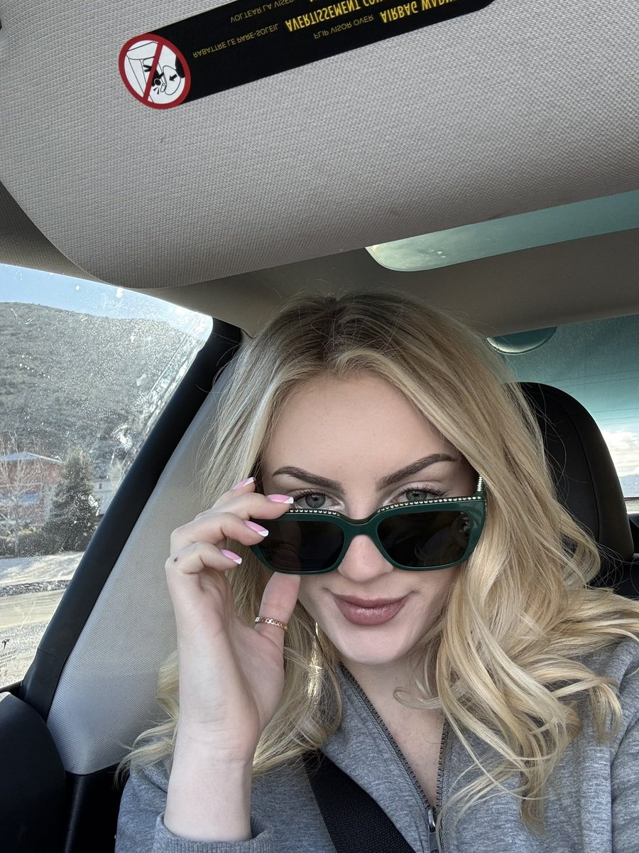 07_bombshell's tweet photo. Blue eyed beauty 💦 watch my squirt video I uploaded this morning, start the morning off right!

#ofcreator #OnlyFans #SendTips https://t.co/tZZm35Yacg