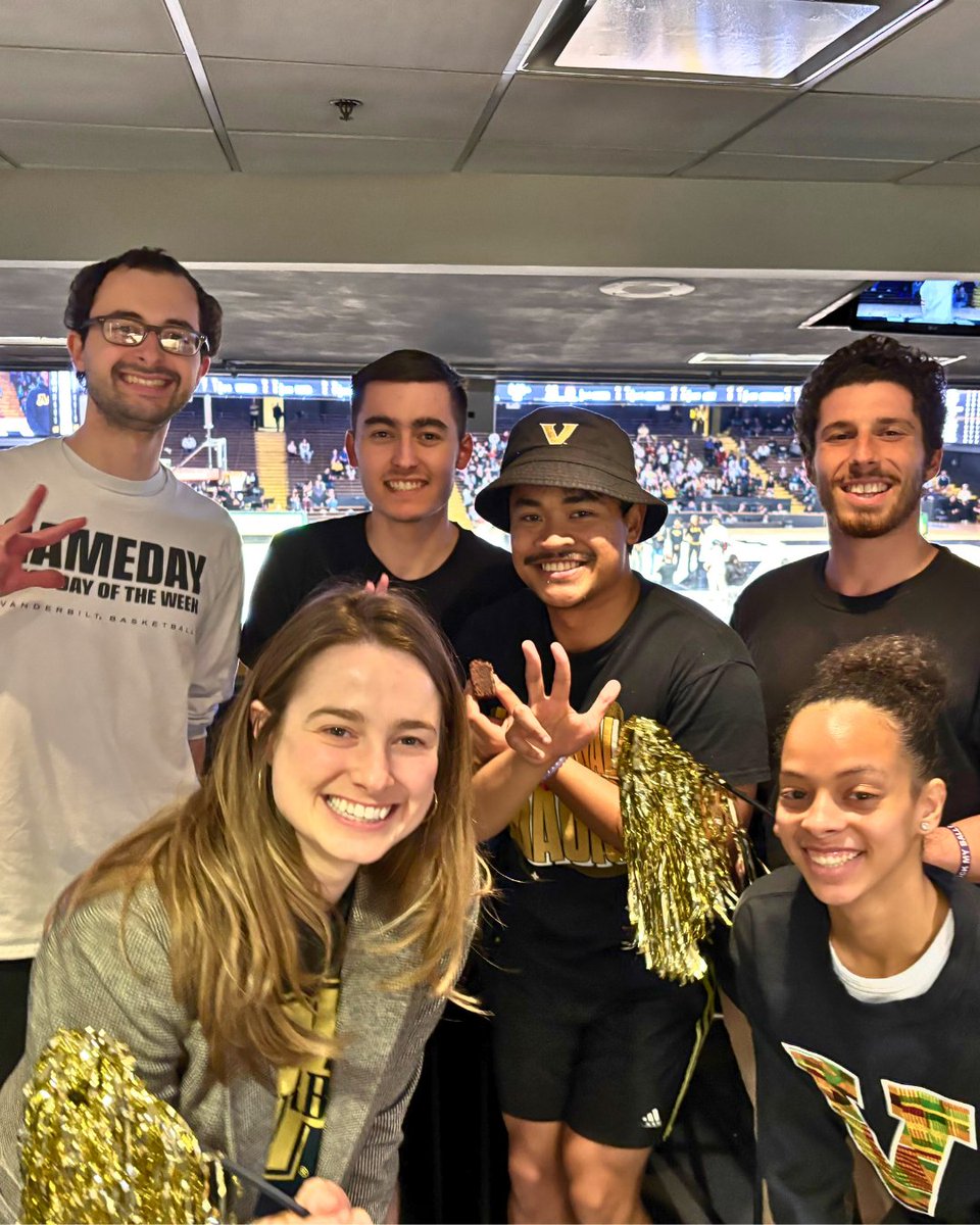 Peabody College (@vupeabody) on Twitter photo Recently, Peabody's Office of Student Life and our student leaders had a few fun-filled nights at Memorial Gym, cheering on <a href="/VandyWBB/">Vanderbilt WBB</a> from Dean Benbow's suite! It was a great opportunity for our student leaders to connect, relax, and enjoy the game together. Recently, Peabody's Office of Student Life and our student leaders had a few fun-filled nights at Memorial Gym, cheering on <a href="/VandyWBB/">Vanderbilt WBB</a> from Dean Benbow's suite! It was a great opportunity for our student leaders to connect, relax, and enjoy the game together.