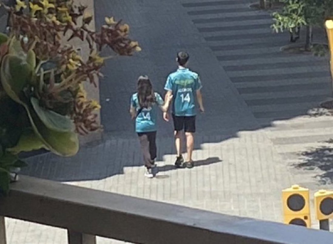 + anoche soñé contigo 
- qué soñaste?
+ nada, una tontería

la tontería: