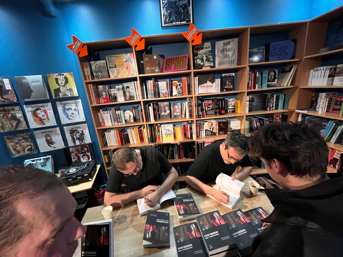 fremercier's tweet image. Magnifique lancement avec Christophe Chabert de notre livre sur Soderbergh aux éditions @Marest #Soderbergh #Insider.