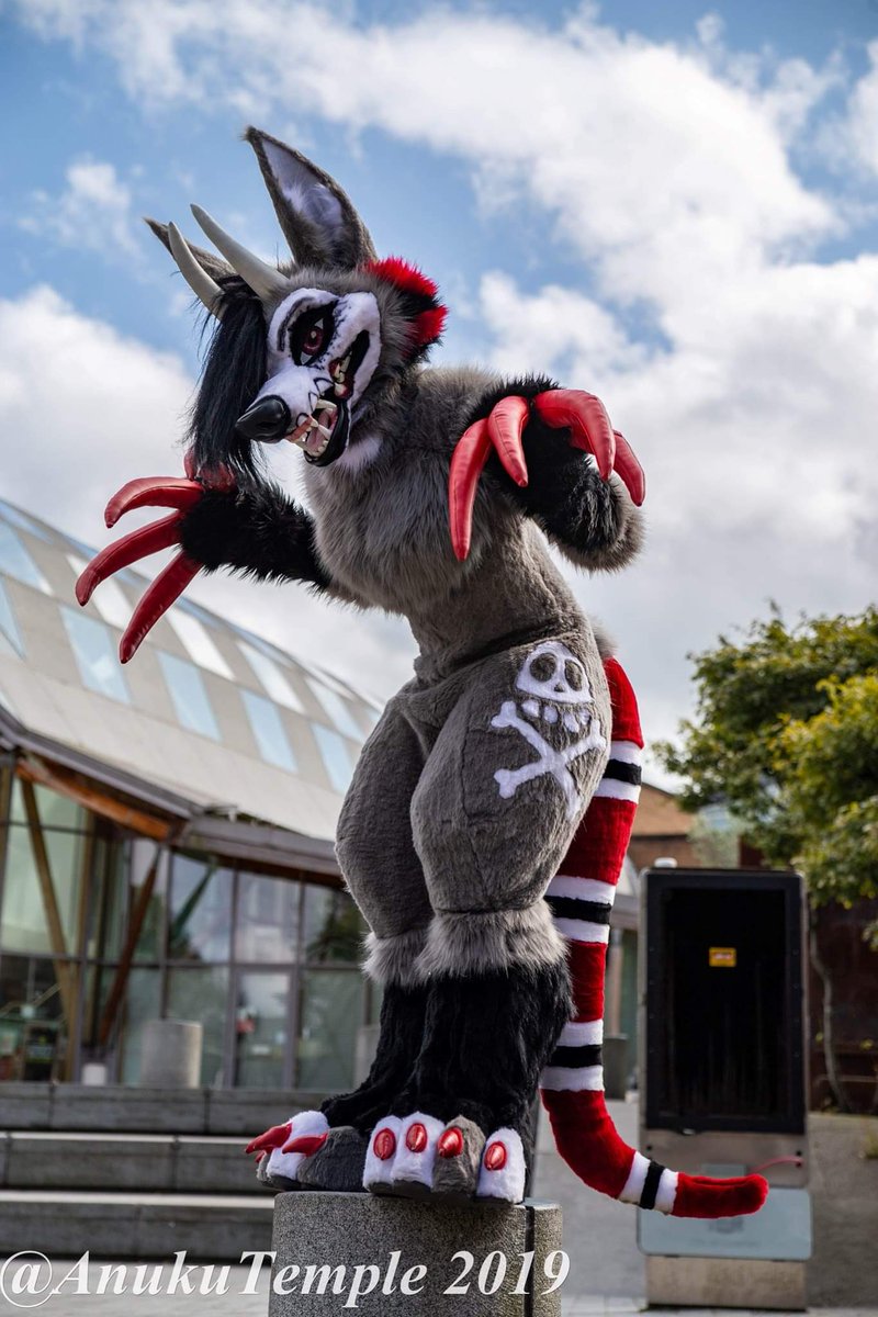 bigclawdemon's tweet photo. Hi

If you have pictures of me from #NFC2025 , or you with me etc please tag me if love to see! I had so many pictures taken but barely have seen any https://t.co/GevGRMXEbb