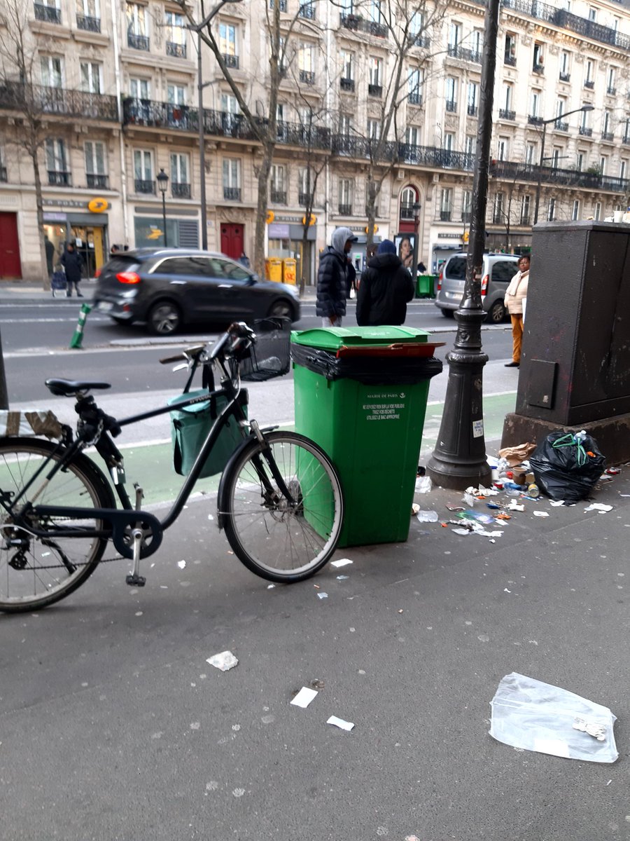 BrenierLaura's tweet photo. @jacquesbaudrier Les piétons MARCHENT OÙ ???
Quant au patrimoine de VOTRE Paris on s'en passera ! https://t.co/RLOCmhf5Kr