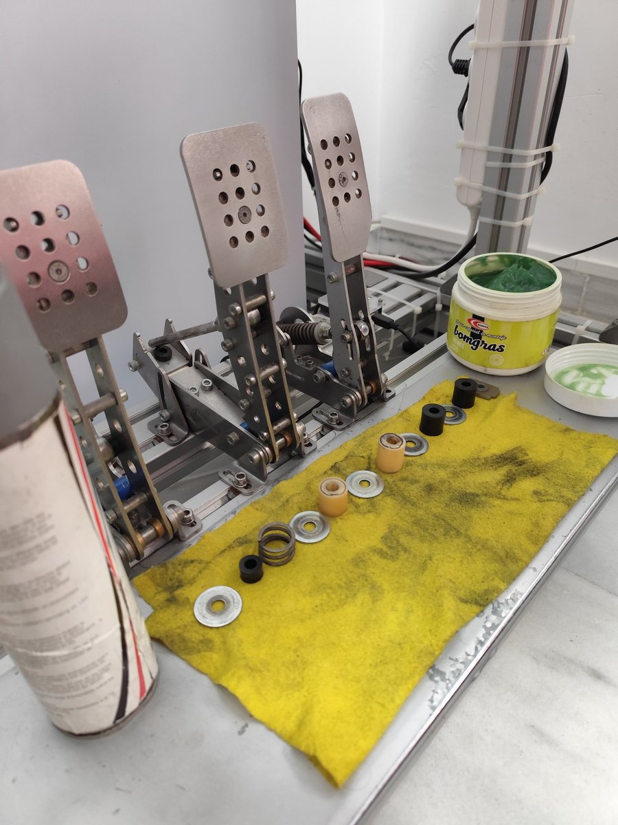 Entre temporada y temporada, mantenimiento.