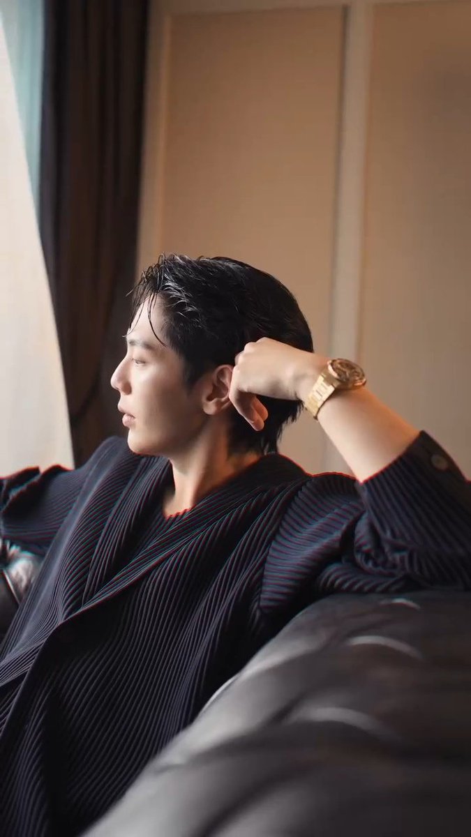 dori_talk's tweet photo. 엄청 멋있어!!!! 🫠🫠🫠🤍

#CitizenThailand 
#CitizenWatchThailand 
#ldiThailand 
#ReturnofCitizen
#legendonthewrist
#legend
#legend_th 
#uppoompat https://t.co/MUbp1sZlAz