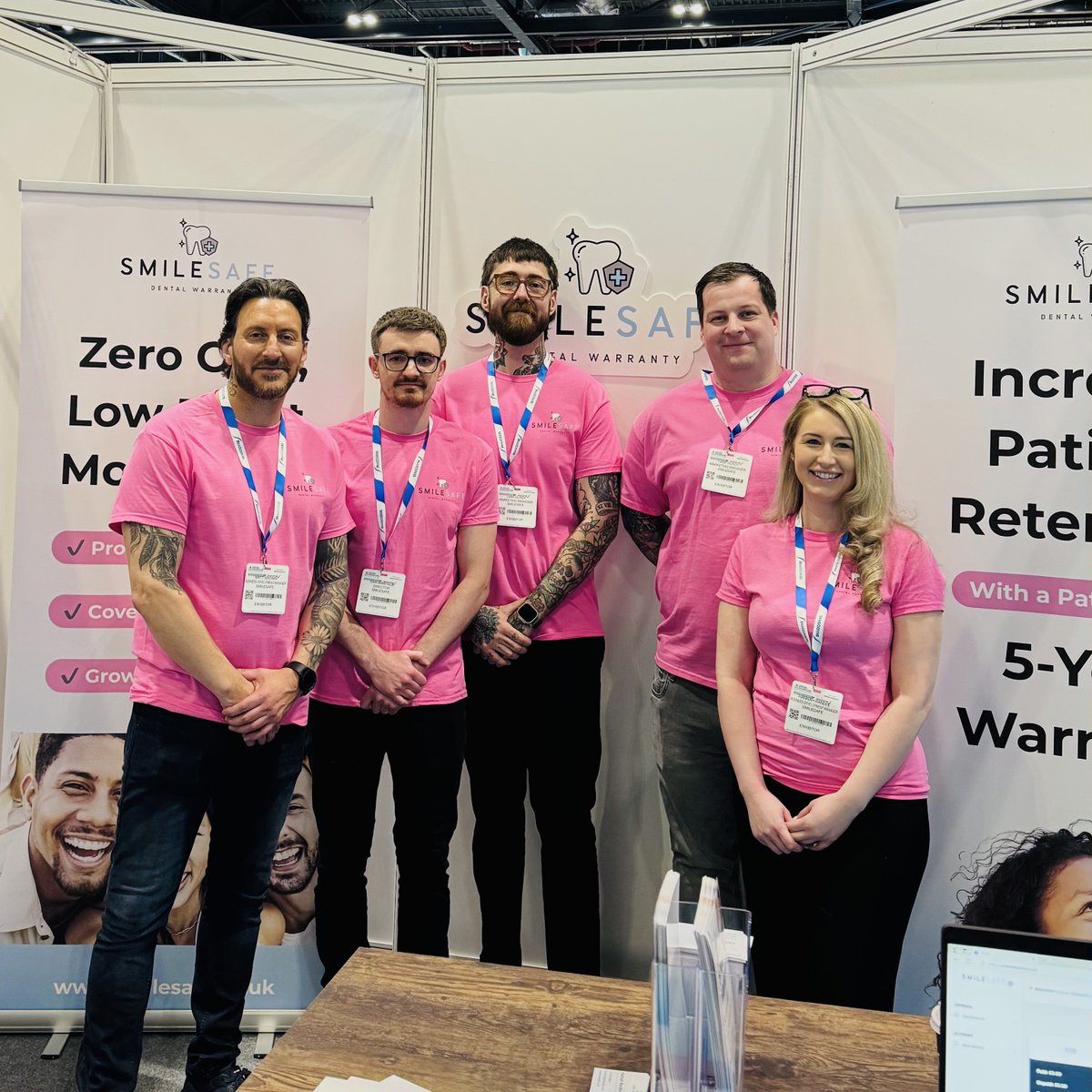 SmileSafeUK's tweet image. We've brought the squad out this weekend 💪🦷 Ensuring one-to-one contact with our team leaders to discuss how we can support your practice and help you grow for the long term.

👋 Come say hi on Stand A41

#dentalwarranty #smilesafe #cosmeticdentistry #dentistry #dentist