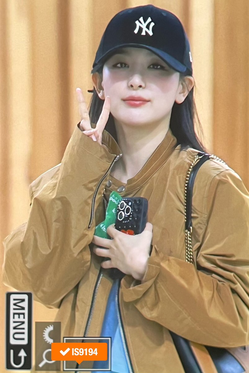 250314 #슬기 #SEULGI 
효정의 볼륨을 높여요