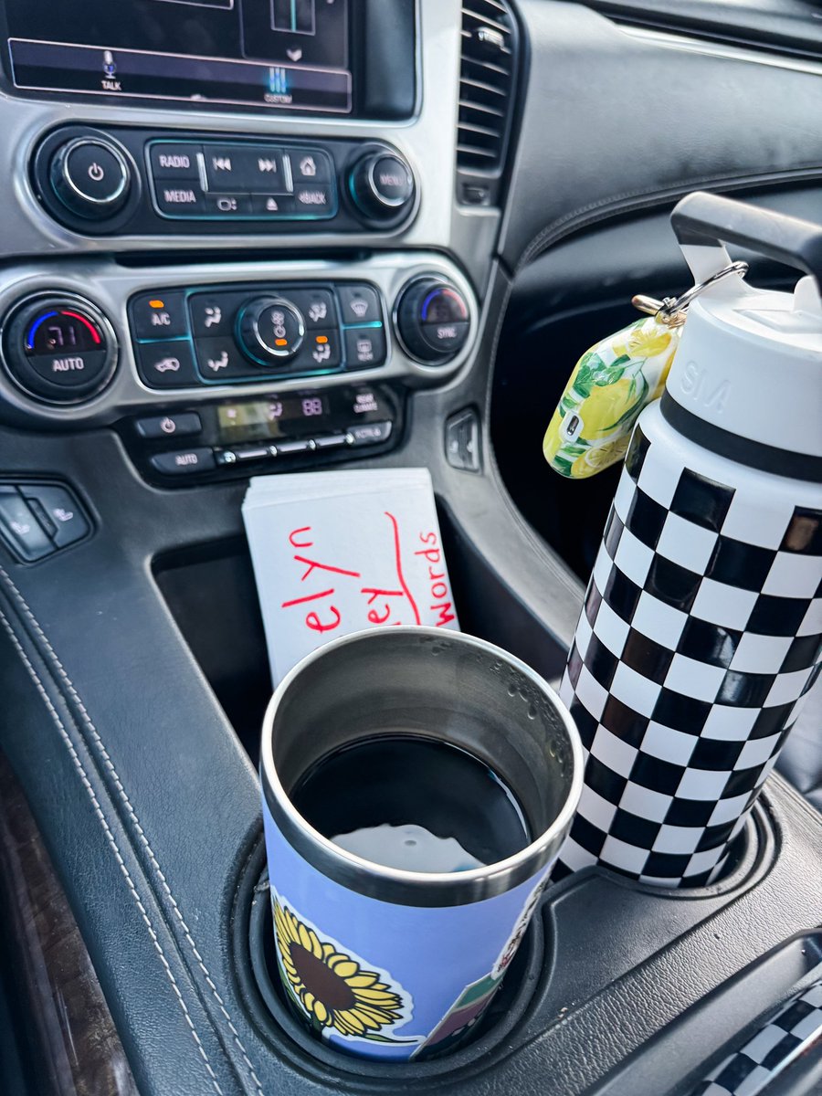 jericakconley's tweet photo. friday essentials :
strong coffee, water, airpods https://t.co/22TmXZuBE0