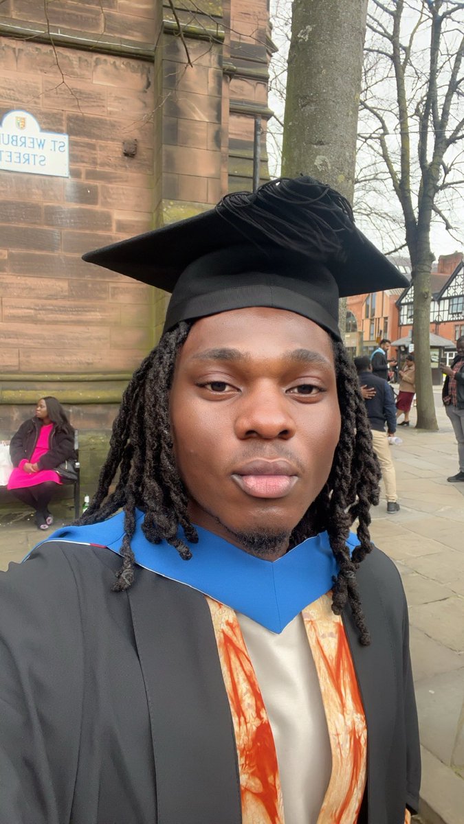 __nasarr's tweet image. 1 year ago today, I mastered the art of looking smart and ChatGPTing. 🎓💻 #MasterofScience