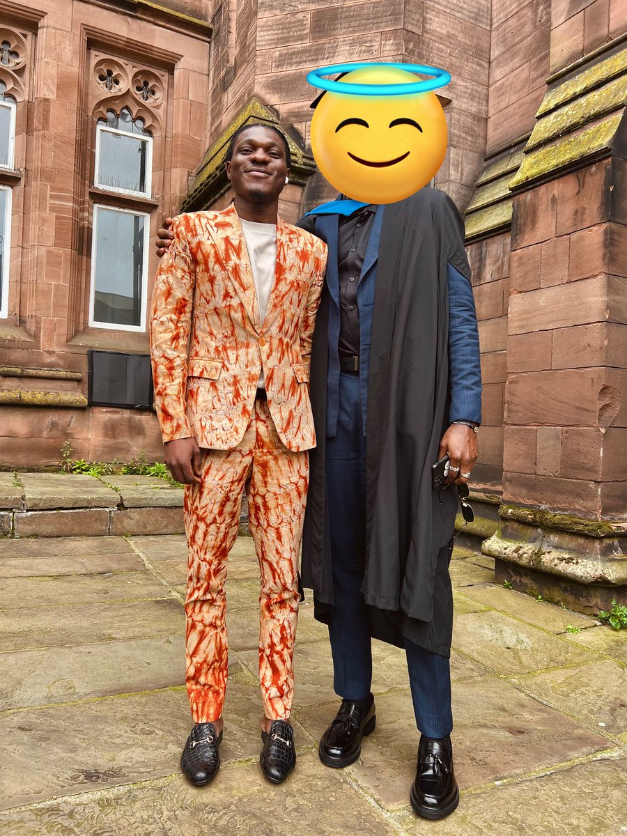 __nasarr's tweet image. 1 year ago today, I mastered the art of looking smart and ChatGPTing. 🎓💻 #MasterofScience