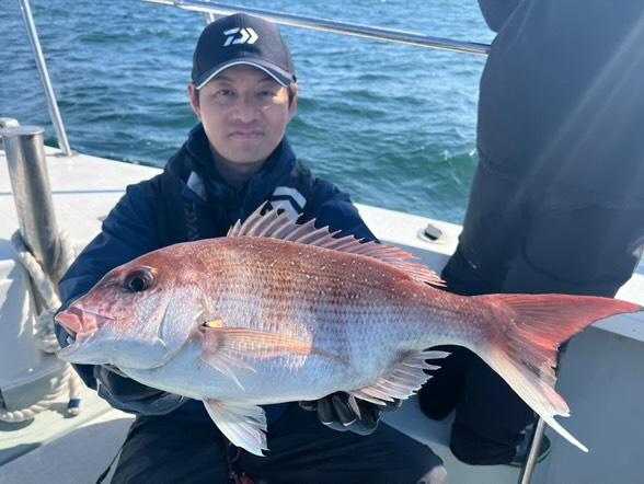 baxi5791's tweet photo. 投稿忘れてただけで生きてますよ〜🤪
2月は相模湾行ってました🎣
3月からまた東京湾🛥️
3月入って早速真鯛釣れました🐟️
乗っ込みが楽しみですね✨

#釣り好きな人と繋がりたい
#タイラバ
#ジギング
#アマダイ
#カンパチ
#真鯛 https://t.co/3Zzv0aCMeH