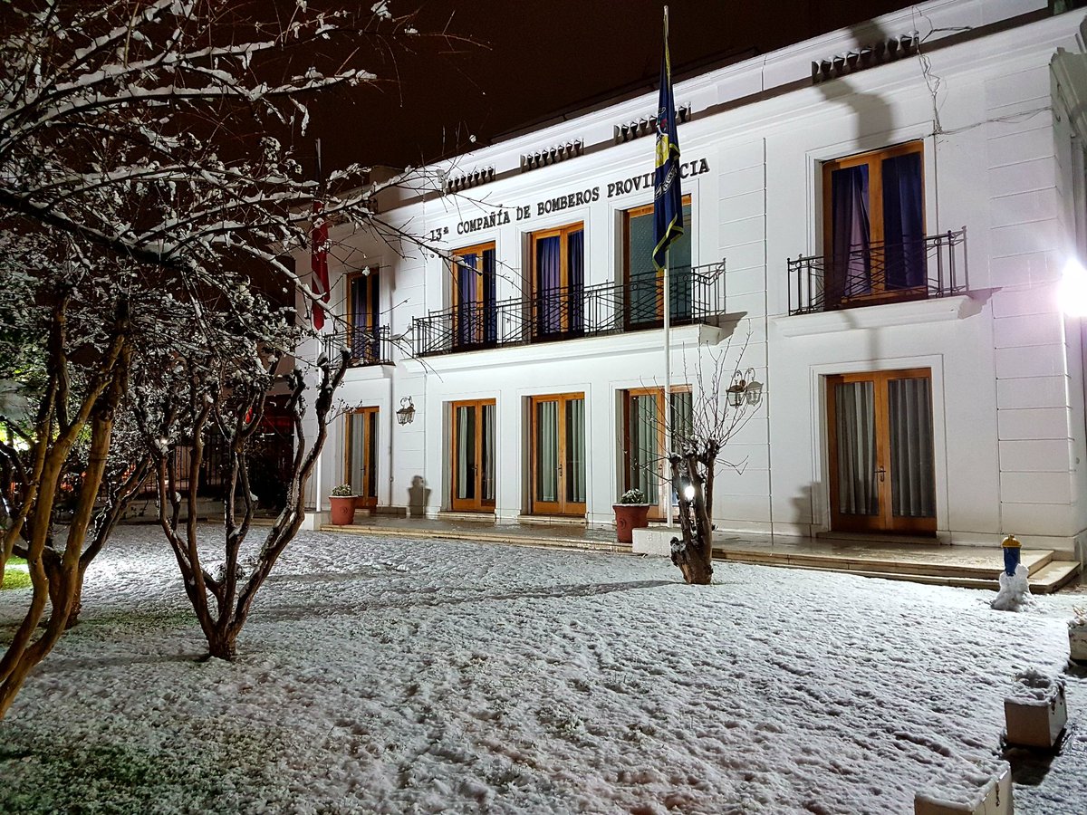 El Jueves 13 de Marzo 2025, celebramos un hito muy especial, 50 años desde que nos mudamos de nuestro antiguo cuartel ubicado en la calle Antonio Varas para establecernos en Eliodoro Yáñez 975.