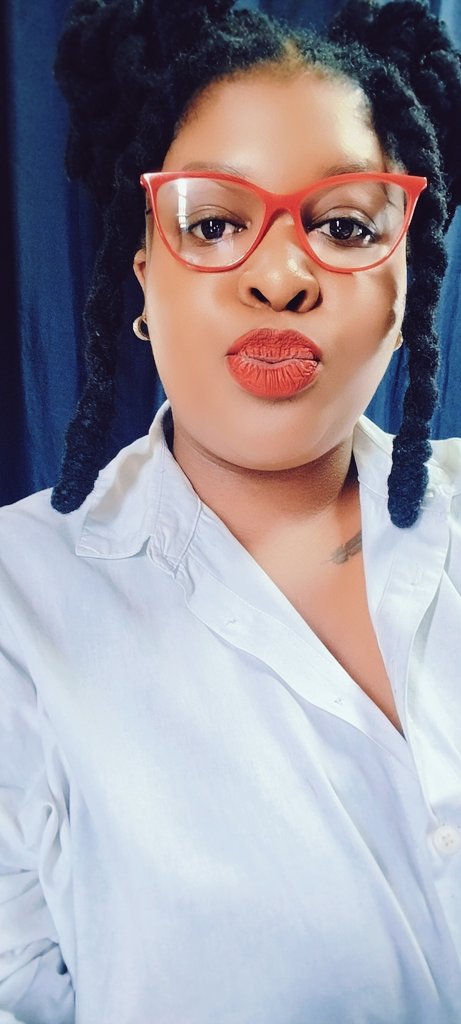 ketso_dee's tweet photo. @ntsikimazwai Hi Mamiya💃🏿👋👋 https://t.co/jD9CDKYyTY