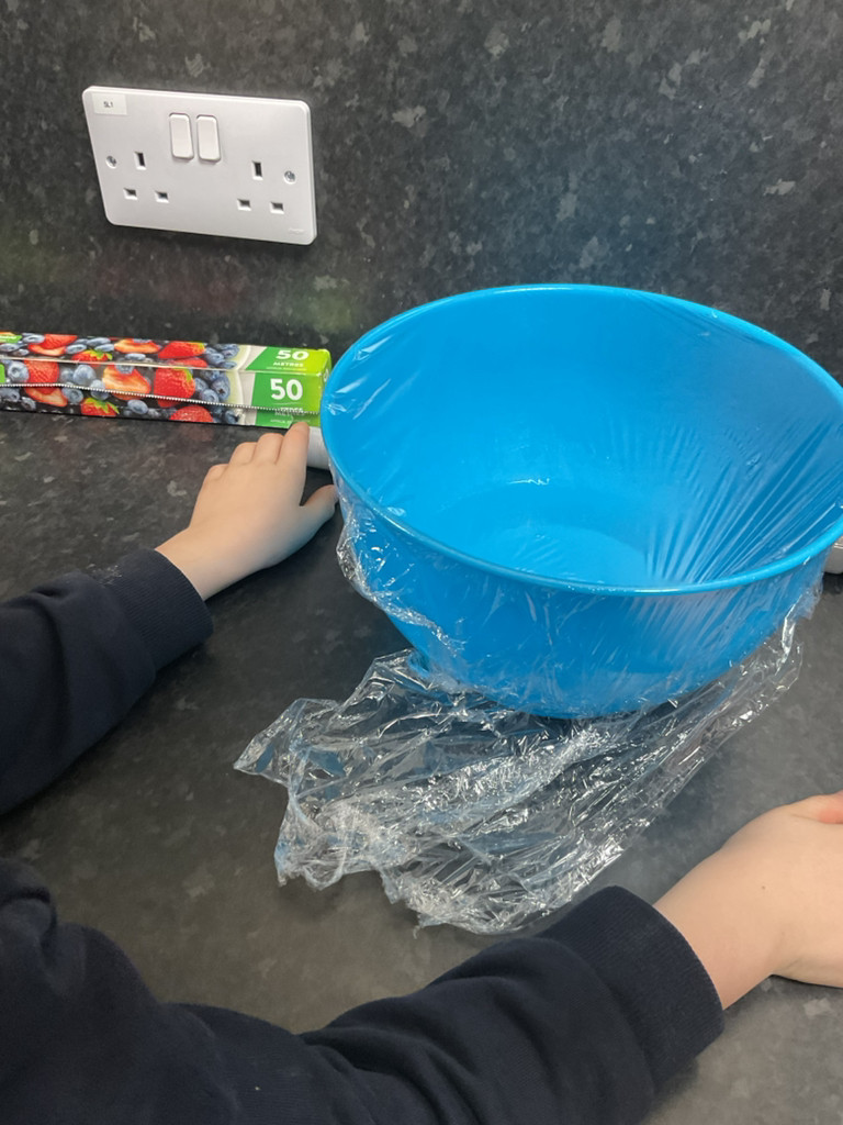 NewsteadAcademy's tweet photo. Pupils at our Hunningey site have been carrying out investigations into changing the state of materials as part of National Science Week. We used scientific language to explain our findings. https://t.co/cStdlnO5uh