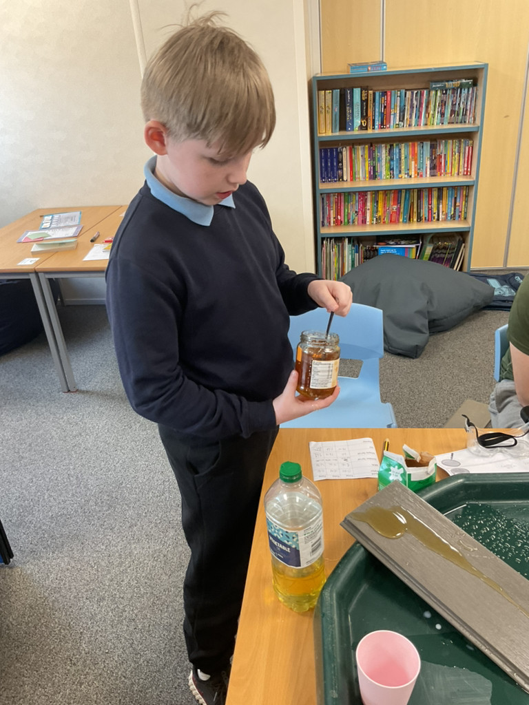 NewsteadAcademy's tweet photo. Pupils at our Hunningey site have been carrying out investigations into changing the state of materials as part of National Science Week. We used scientific language to explain our findings. https://t.co/cStdlnO5uh
