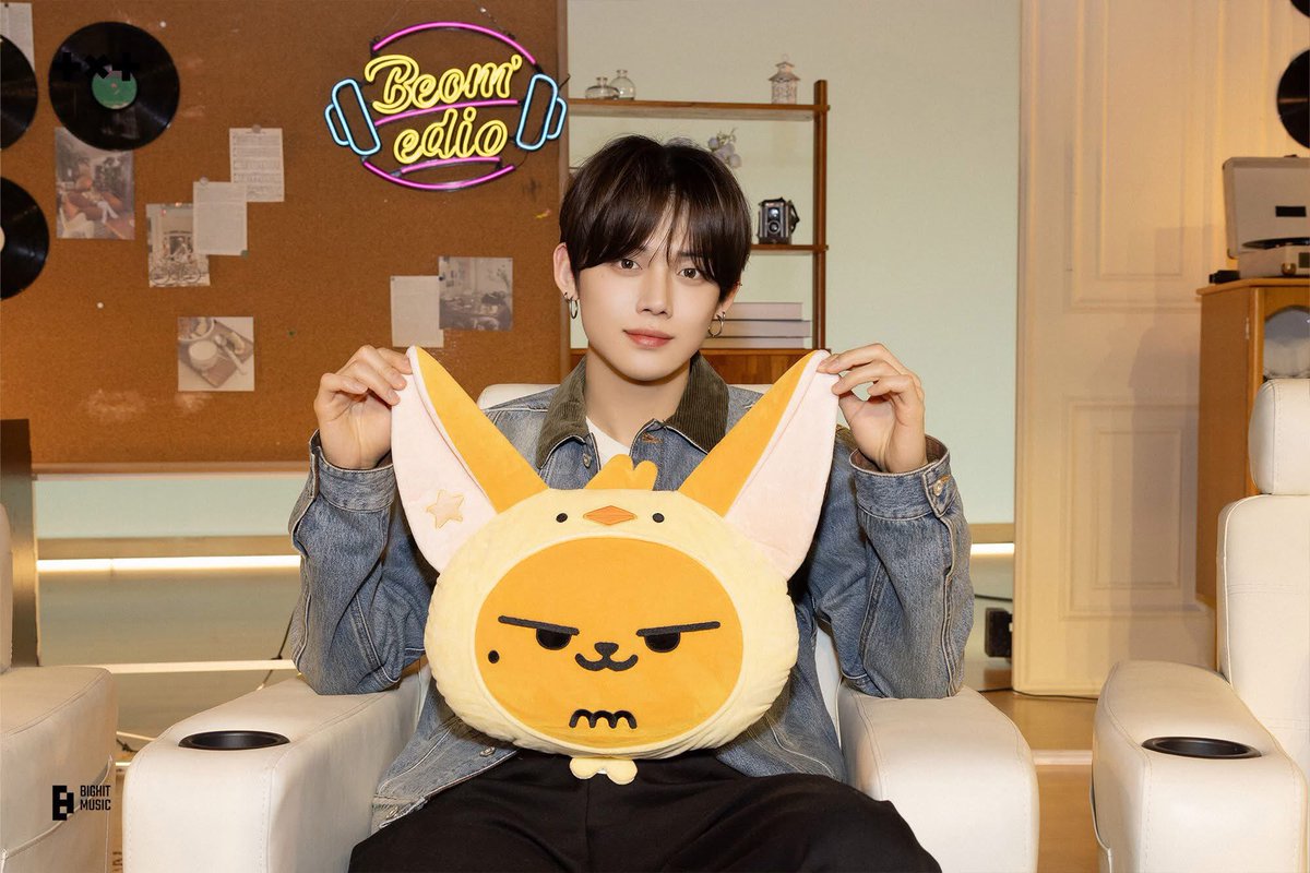 trini_arce's tweet photo. @archivezzn when I look into your eyes, your eyes shine like a diamond in the sky so beautiful so gorgeous you’re a beauty, handsome gorgeous you’re cute, handsome prince. I love you. I miss you and I wish I could meet you. You’re my bias YEONJUN💙💙💙💙💙 https://t.co/B7jbXsMzpJ