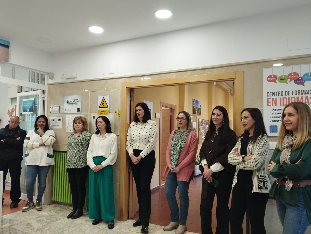 Hoy hemos tenido el honor de recibir la visita de Doña Rocío Lucas Navas <a href="/RocioLucas_/">Rocío Lucas</a> Consejera de Educación <a href="/jcyl/">Junta de Castilla y León</a> 

Apoyando nuestra labor formativa para docentes <a href="/educacyl/">Educación JCyL</a> 

#formacionCyL
#innovaCyL #internacionalizaCyL