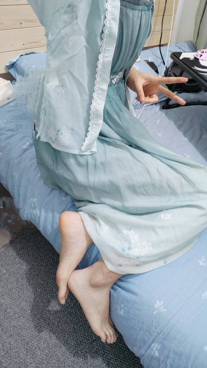 swcf2fy's tweet photo. 好耶 朋友送的���子🥰
#男娘 #裸足 https://t.co/3U5ZBKgt9Z