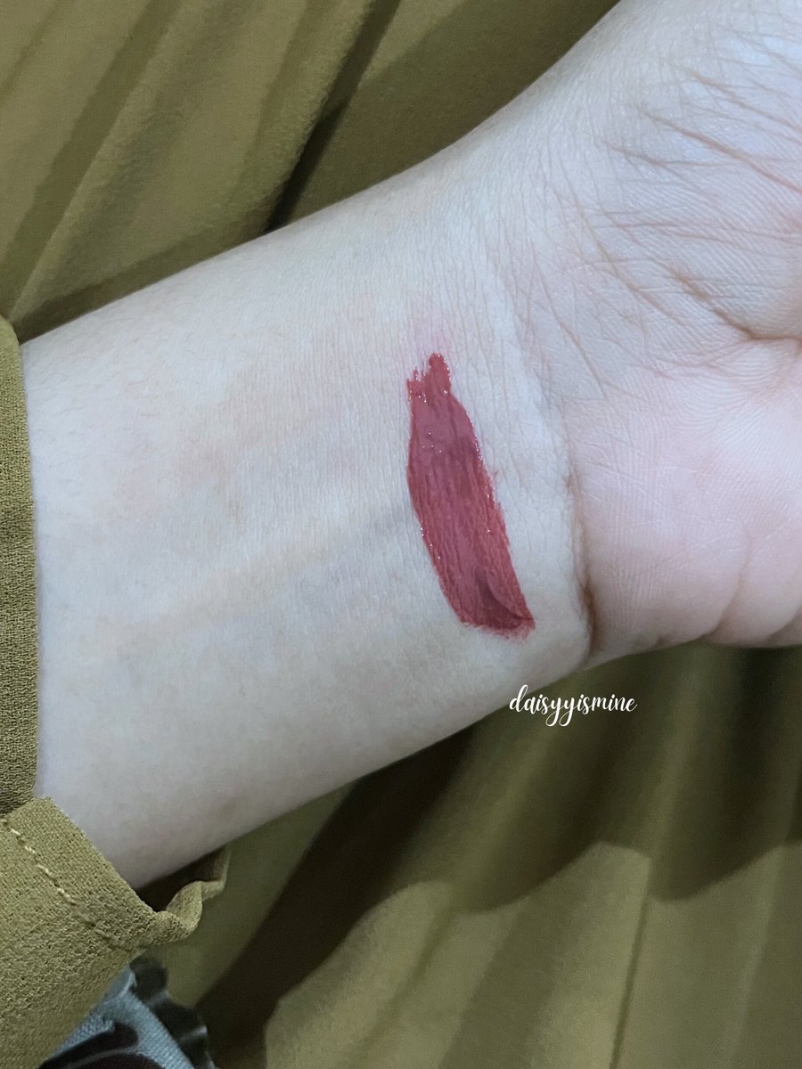 daisyyismine's tweet photo. WARNANYA CAKEP BANGETTT😫🫶

Ini shade Blooming Mauve 04 dari Feyrely Fresh Dew Tint ya. Kalo lagi pake ini ga pernah khawatir bibir kering karena dia bantu melembabkan banget. 
Stainnya gaperlu diragukan lagii girlsss dijamin aman berjam-jam🥰
https://t.co/KHDzGMVwRH https://t.co/zqbDET3MB2