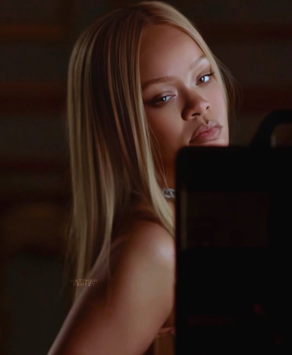 Nevernyny's tweet photo. Rihanna https://t.co/RV0Mn4FthC