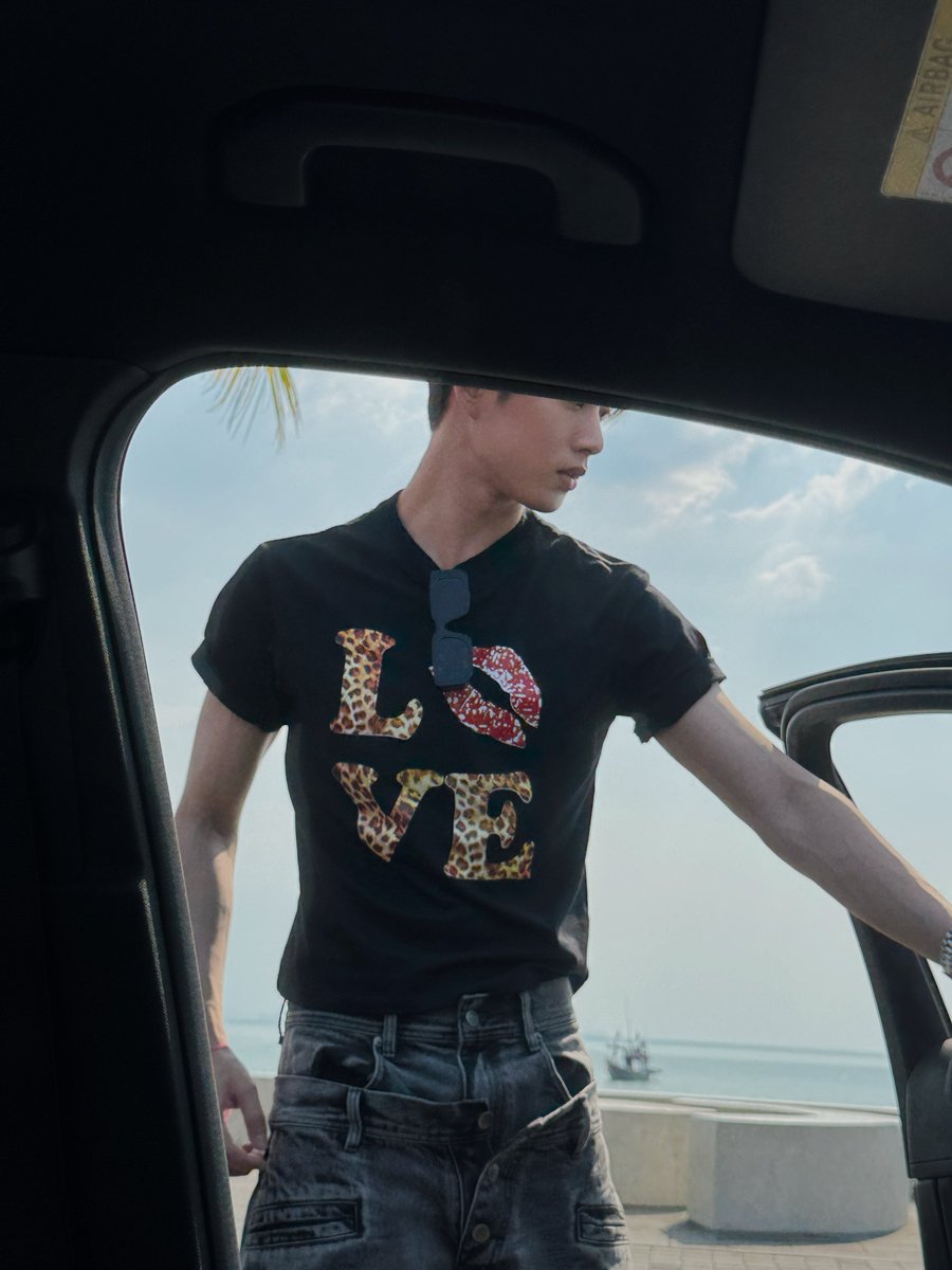 est_rvp tweet media