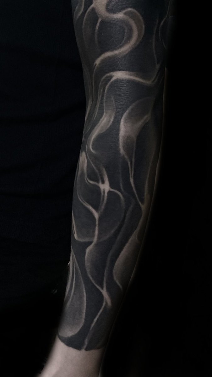 kbigtattoo's tweet photo. けむりタトゥー！！
#心斎橋タトゥー#アメ村タトゥー#煙タトゥー#ブラックアウト#blackandgray#smoketattoo https://t.co/w2EQH69MUs