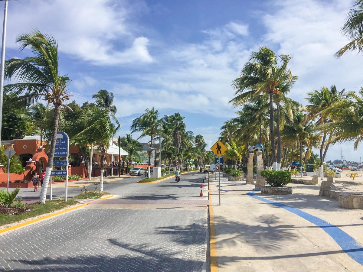 PhotographerMEX's tweet photo. #streetphotography #IslaMujeres https://t.co/ttOVgDRQ8o