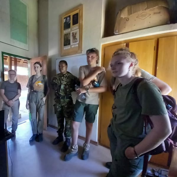 To really understand what holistic conservation is, the field experience should be holistic too.
This week @tfafrica volunteers and interns have joined @theblackmambas for a snare sweep to  learn all about snares and behind the scenes work in Ops Room.

More to come!